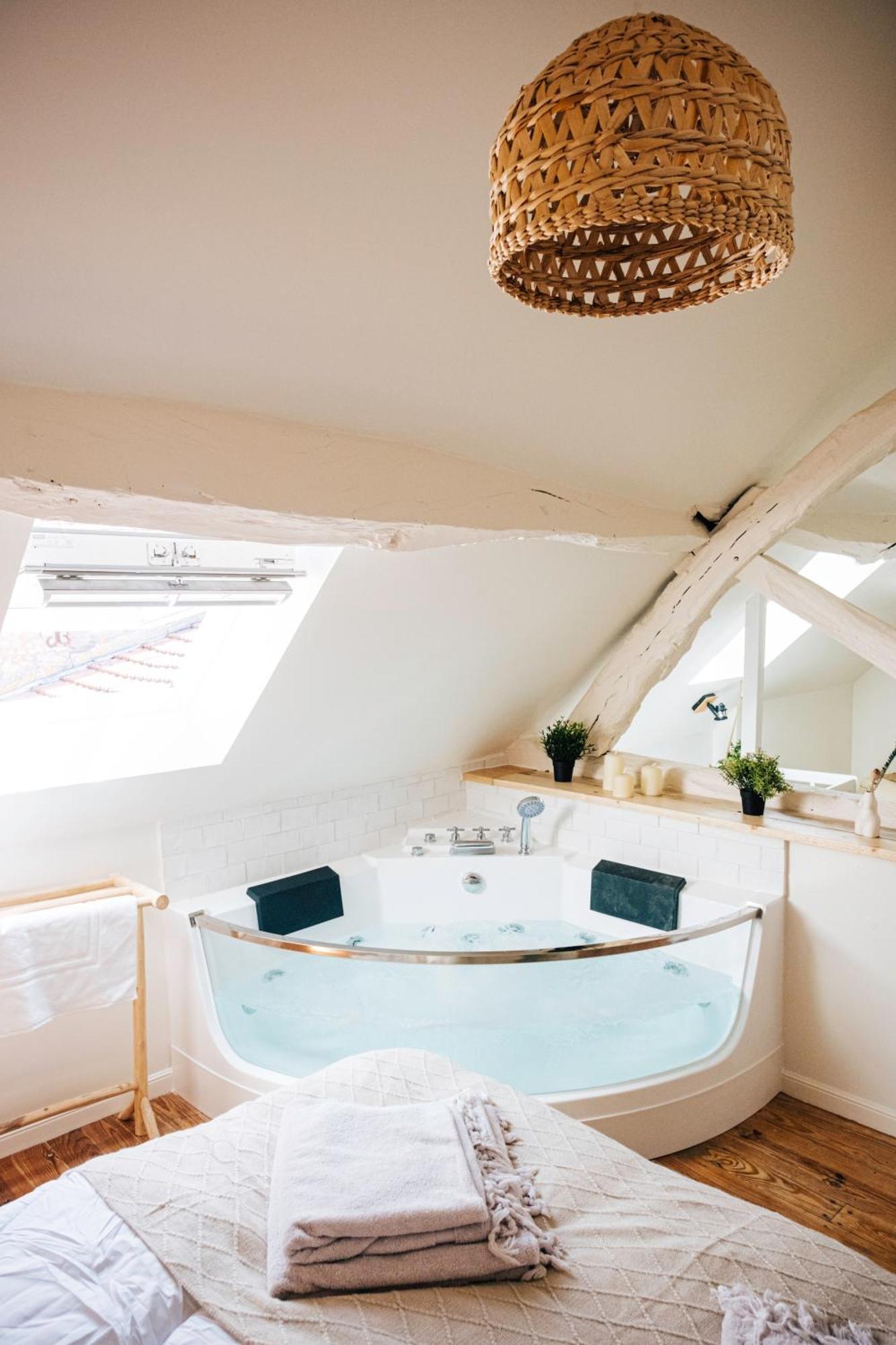 Loveroom Du Perche : Maison Avec Balneo Moulins-la-Marche Exteriör bild